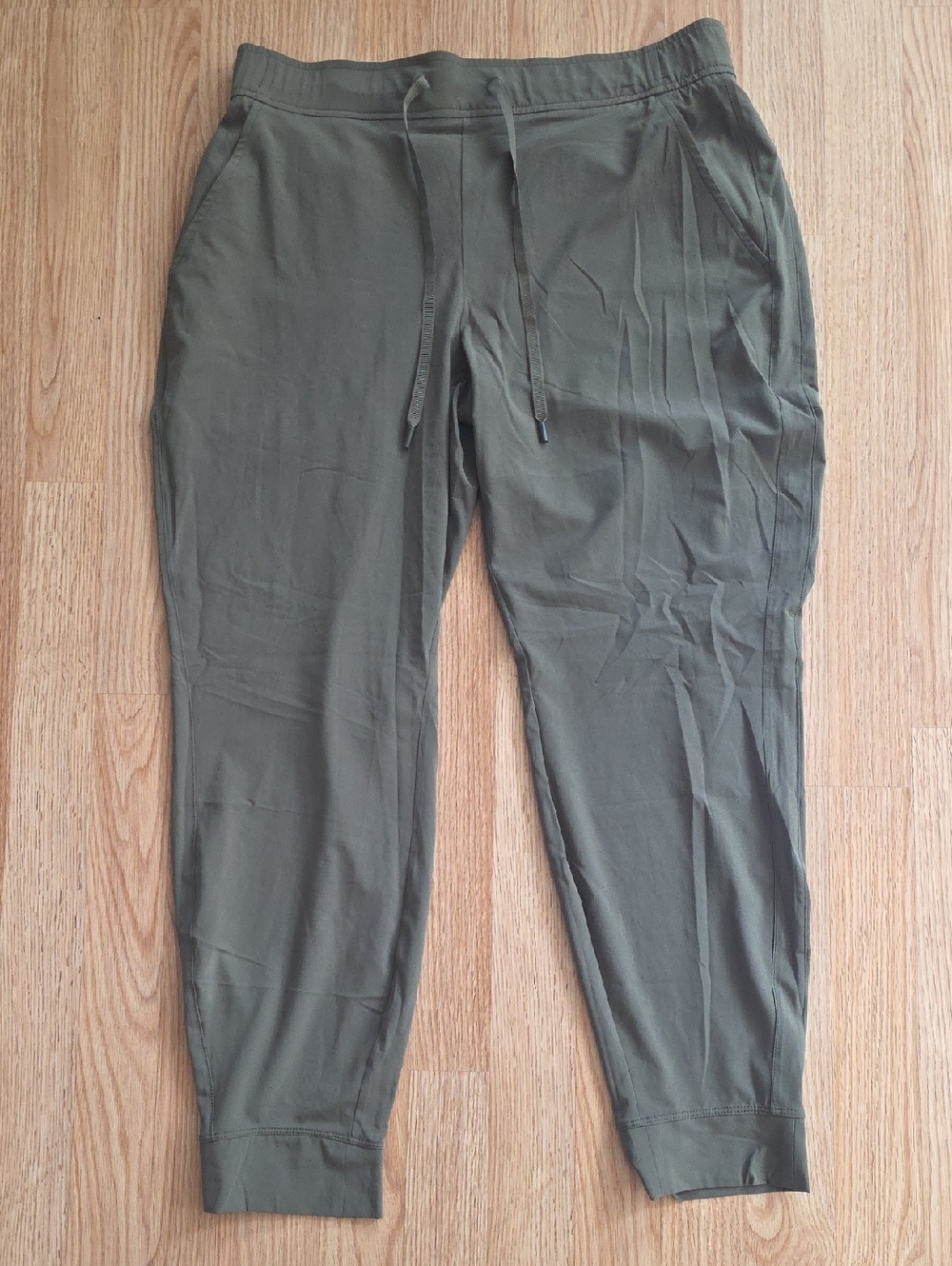 Eddie Bauer Olive Green Departure Joggers Medium